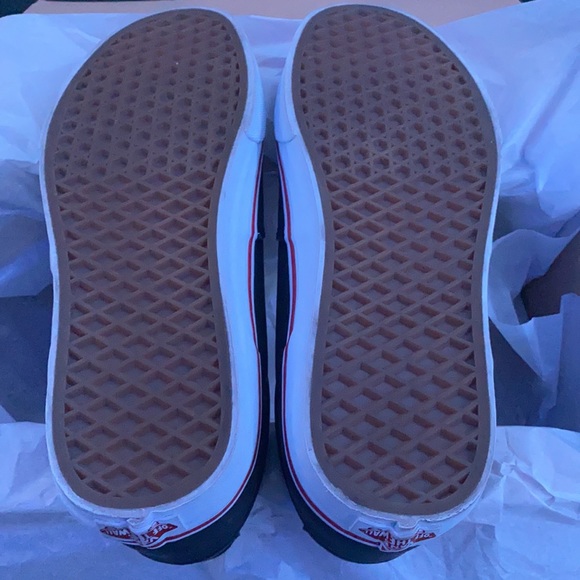 Vans - Picture 4 of 8